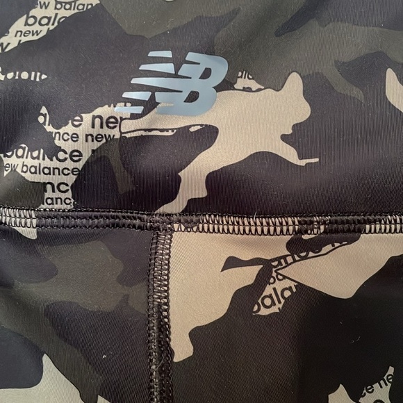 New Balance Core Tights Women Green Camo Print Large Nettle Green Pockets EUC - Picture 5 of 9